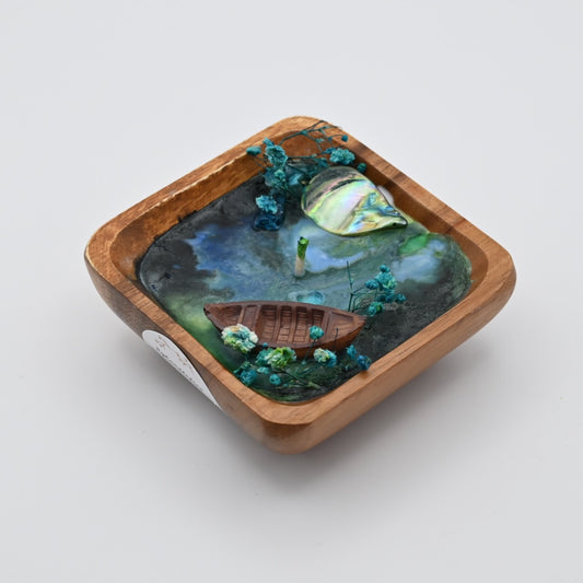 Artistic Wooden Bowl Candle with Ocean Bloom Design