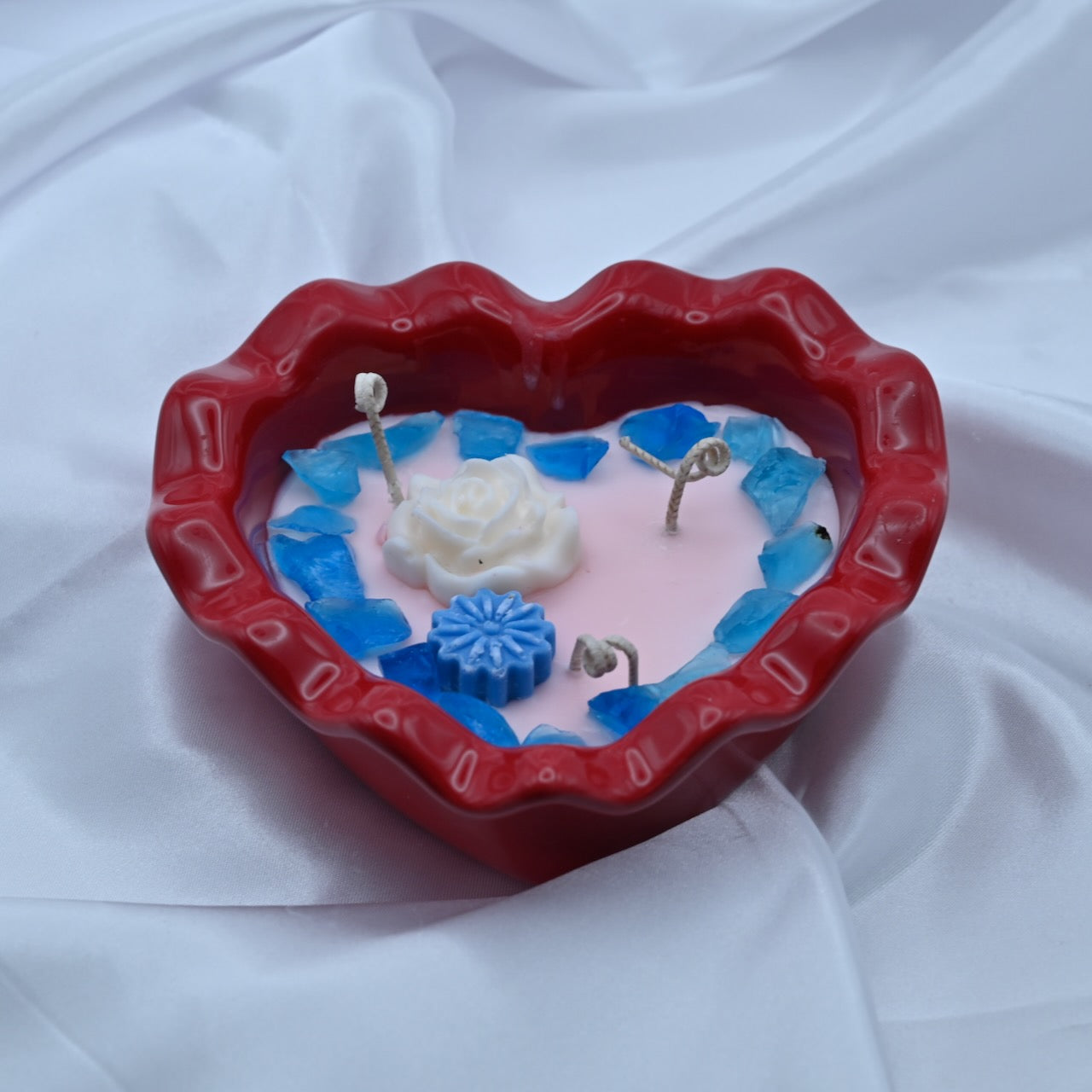 Red rose kiss heart ceramic candle with decorative flowers and blue stone